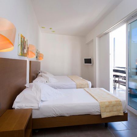 Es Mitjorn Hotel San Antonio  Bagian luar foto