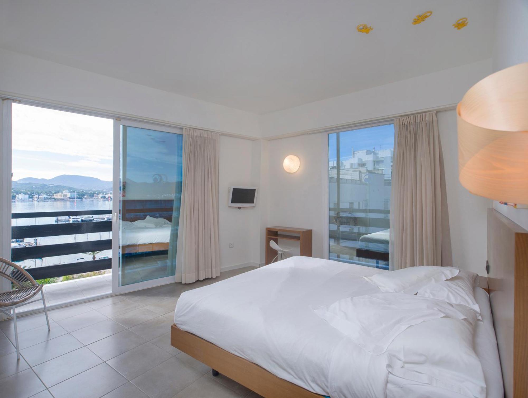 Es Mitjorn Hotel San Antonio  Bagian luar foto